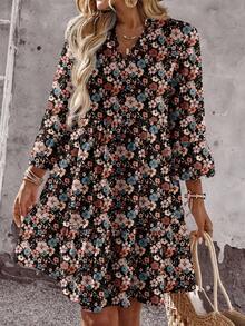 SHEIN LUNE Casual Ditsy Floral V-Neck Layered Ruffle Hem Mini Dress, Vintage Ditsy Floral, Suitable For Summer - Multicolor - View 4