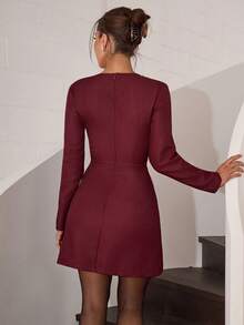 Modelyn Đầm ngắn cổ vuông tay raglan ôm sát viền màu cho nữ - Màu Đỏ Sâu - Xem 2