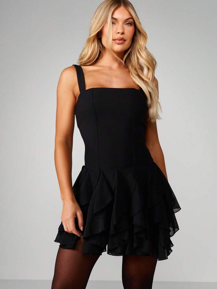 MISSGUIDED Sukienka mini w stylu gorsetu z falbaną na dole, kwadratowy dekolt, imprezowa, bez rękawów, szyfonowa, dopasowana i rozkloszowana, wieczorowa, formalna