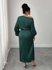 SHEIN PETITE CURVE 加大码女式缎面不对称荷叶边领口不对称肩部褶皱腰部修身 A 字形连衣裙 - 軍綠色 - 查看 2