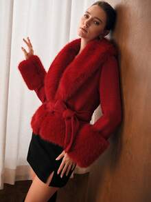 MOTF PREMIUM KONTRASTOWY PŁASZCZ Z PUSZYSTYM KOŁNIERZEM I PASKIEM - Czerwony - Zobacz 2