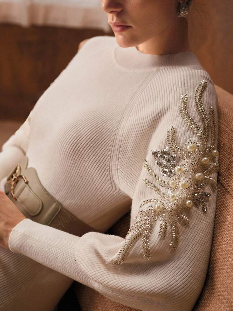 EMBROIDERED WAIST CINCHED MID-LENGTH KNIT DRESS