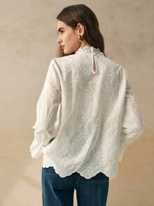 Cévolie 优雅的白色蕾丝领喇叭袖衬衫