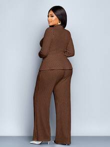 SOLERSUN 大码女装秋冬优雅条纹V领长袖T恤和阔腿裤两件套，不对称下摆两件套，休闲日常穿着，女装冬装女装秋装，包裹性，扭纹，腰带，黑白条纹提花纹理面料，日常穿着，通勤，购物 - 咖啡棕 - 查看 2