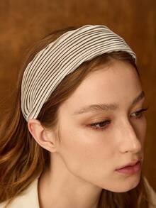 MOTF PREMIUM Diadema ancha plisada en beige - Beis - Ver 1