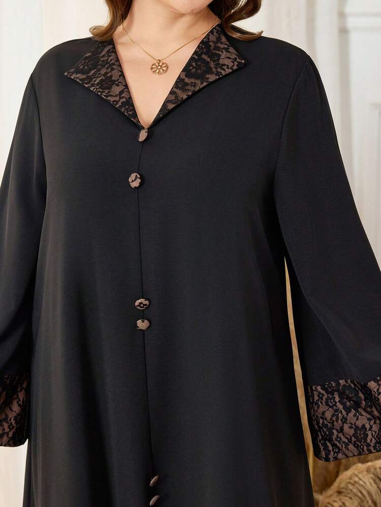 Al Najma 大码女式优雅蕾丝拼布喇叭袖翻领连衣裙，简约风格 - 黑色 - 查看 6