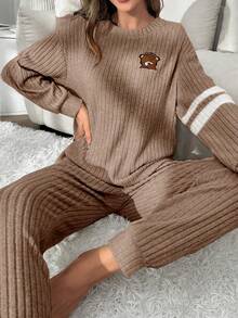 SHEIN 女士小熊图案极简日常圆领上衣和裤子睡衣套装 棕色睡衣套装 棕色睡衣套装 长袖家居服套装 配套家居服套装 咖啡色睡衣，冬季服装 - 棕色 - 查看 5