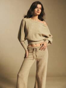 Poéselle 女士时尚露肩毛衣和裤子两件套 - 杏色 - 查看 5