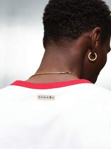 PLAYBOY X SUMWON 男式缩水版赛车俱乐部印花圆领短袖 T 恤，带红色撞色饰边 - 彩色 - 查看 5