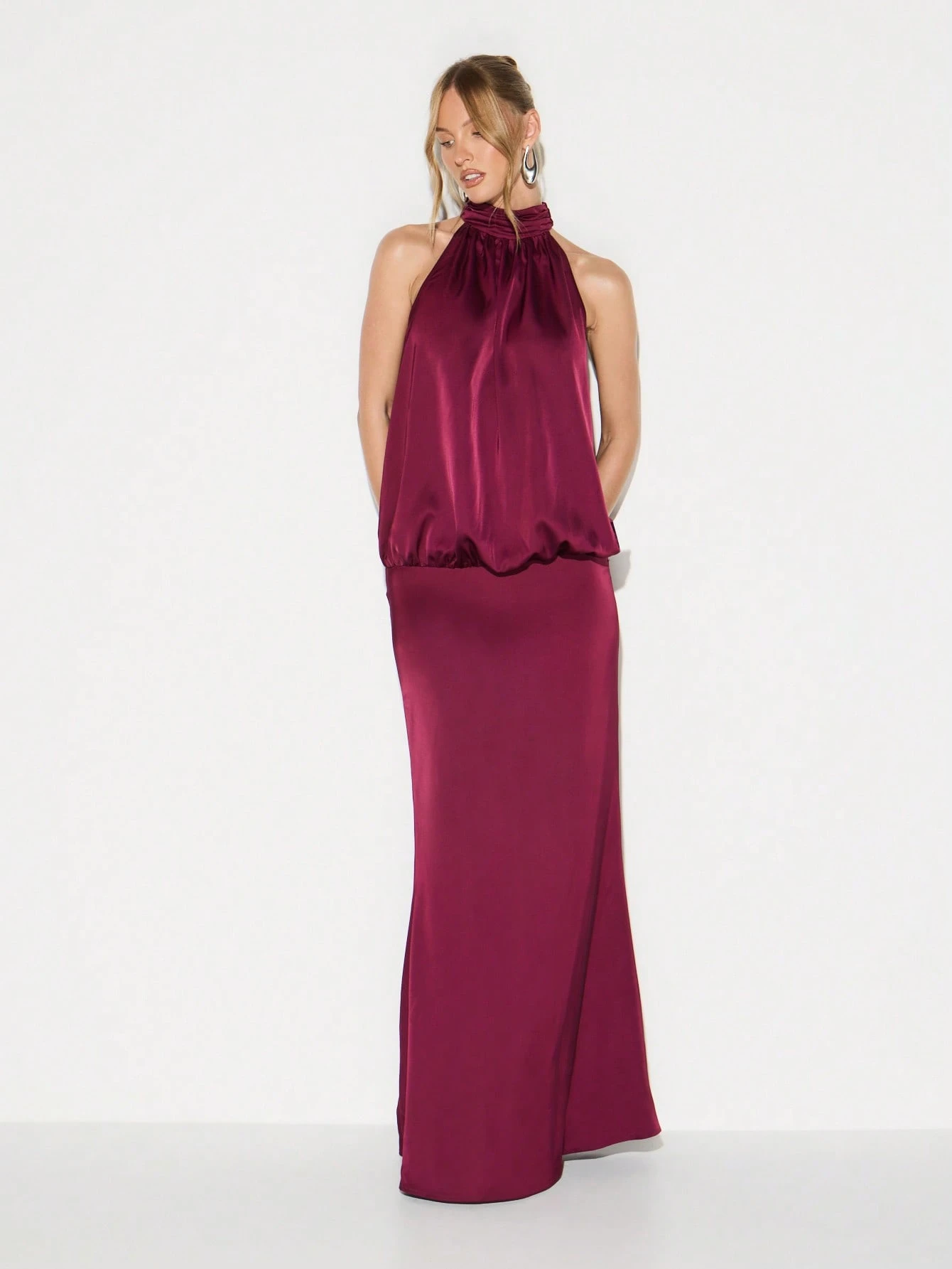 KIZN Abito maxi in raso con collo all'americana