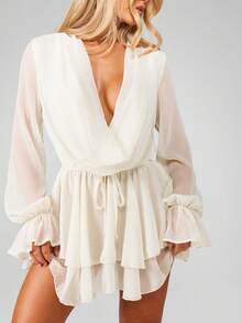 MISSGUIDED Đầm ngắn xếp ly thanh lịch với tay áo phồng, chất liệu chiffon, kiểu dáng bồng bềnh, thích hợp cho tiệc cưới mùa hè, sự kiện hoặc tiệc chiêu đãi, thời trang phù dâu. - trắng - Xem 4