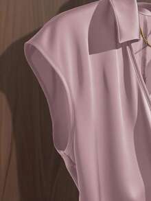 GlowEve 女式蝴蝶结领褶无袖衬衫 - 淡紫色 - 查看 5