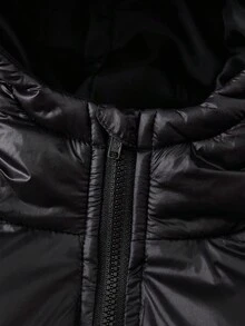 SHEIN Pikowany, ocieplany, gruby, ciepły zimowy płaszcz dla chłopców z wysokim kołnierzem i kapturem, odpowiedni do zabawy w pomieszczeniach, na zewnątrz i na śniegu