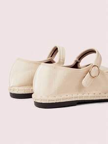 CUCCOO DOLLMOD 女士优雅天鹅绒经典舒适玛丽珍平底鞋，米色 - 糯米白色 - 查看 6