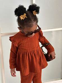 SHEIN 2 件套女婴秋冬高领不对称毛绒罗纹上衣和松紧腰喇叭裤，适合节日、派对、户外、学校、6 个月至 3 岁、儿童装、婴儿服装 - 橘色 - 查看 4