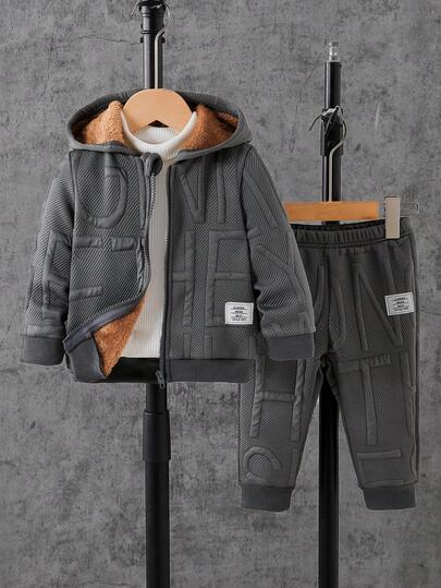 男婴休闲纯色长袖保暖拉链外套和裤子套装，两件套，舒适百搭，适合日常休闲户外穿着，秋冬季节适用。
