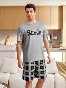 SHEIN Bộ đồ ngủ họa tiết chữ cái thoải mái, dễ thương, phù hợp với các cặp đôi, áo cổ tròn tay ngắn và quần short kẻ sọc dành cho nam, quà tặng bạn trai - Xám - Xem 3