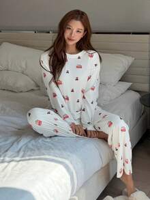 DAZY 可爱蛋糕和小熊印花毛绒宽松女式睡衣套装，秋冬季服装 - 白色 - 查看 4