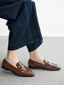 CUCCOO BIZCHIC Sepatu Loafer Wanita Ujung Persegi Warna Kopi Modis dengan Gesper Retro Nyaman Sederhana untuk Perjalanan - Coffee Brown - View 4