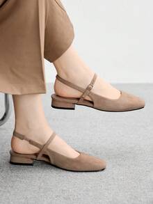 CUCCOO BIZCHIC 女士杏仁头露跟平底鞋，粗跟，简约设计，通勤和日常穿着皆宜 - 杏色 - 查看 3