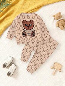 SHEIN 2 件套幼儿男童时尚可爱几何花卉图案太阳镜熊图案印花休闲圆领运动衫和运动裤套装，秋季服装 - 彩色 - 查看 4