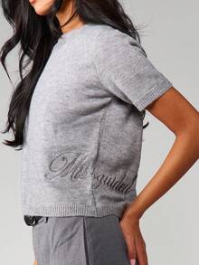 MISSGUIDED 宽松针织短袖上衣，侧面有刺绣细节，适合女士休闲针织衫 - 灰色 - 查看 6