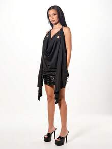 SUMWON WOMEN Top con scollo alla halter drappeggiato con dettagli in metallo e maniche a mantella fluente per occasioni serali di Ognissanti - nero - Visualizzare 4