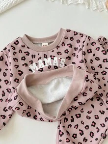 两件套女婴保暖内衬豹纹针织柔软圆领长袖卫衣和松紧腰裤套装，适合冬季穿着，休闲舒适，日常穿着。Cozy Pixies 女婴套装，女婴卫衣套装，女婴冬季服装，女婴套装，Mimi 女童服装，两件套女婴冬季服装，两件套女婴冬季服装，女婴卫衣套装，柔软女婴睡衣，女婴睡衣，女婴猎豹纹舒适女婴套装 - 灰色 - 查看 7
