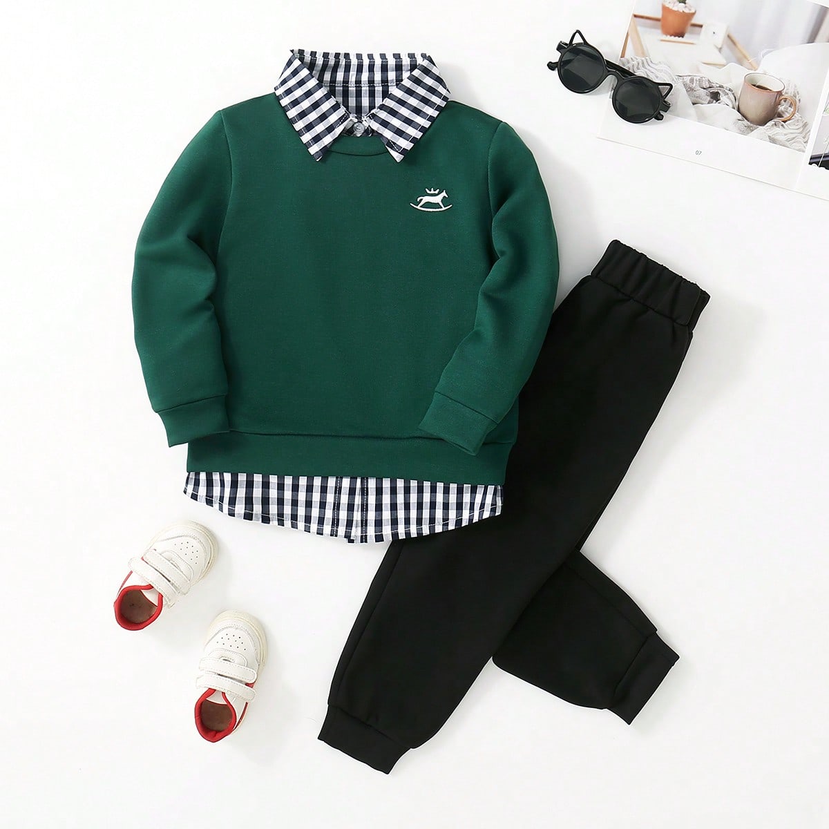 Set de 2 piezas: Sudadera amarilla bordada y pantalones negros cómodos de estilo casual y lindo para niño, primavera
