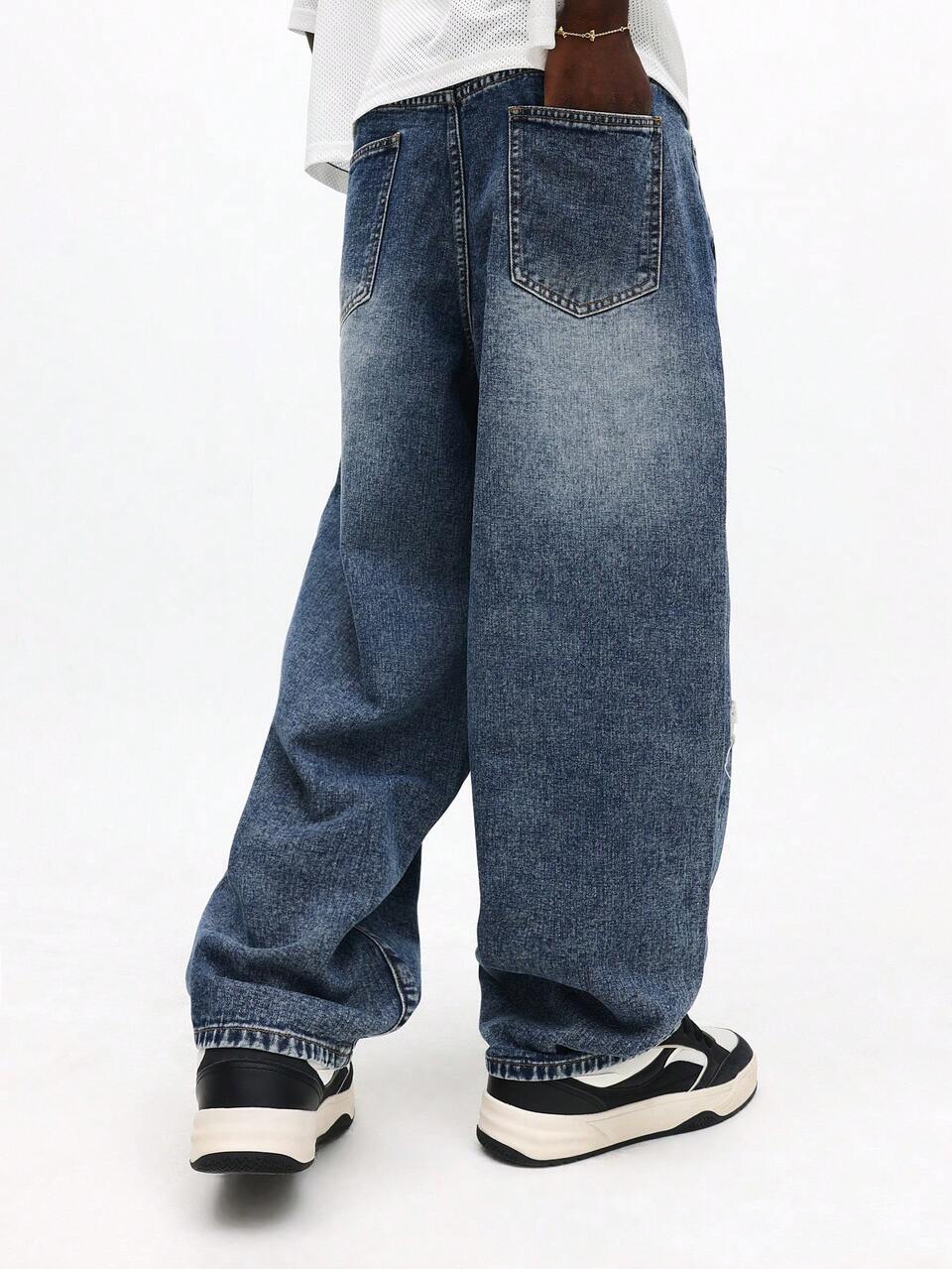 Carpenter-Jeans mit weitem Bein und Kontrastnähten