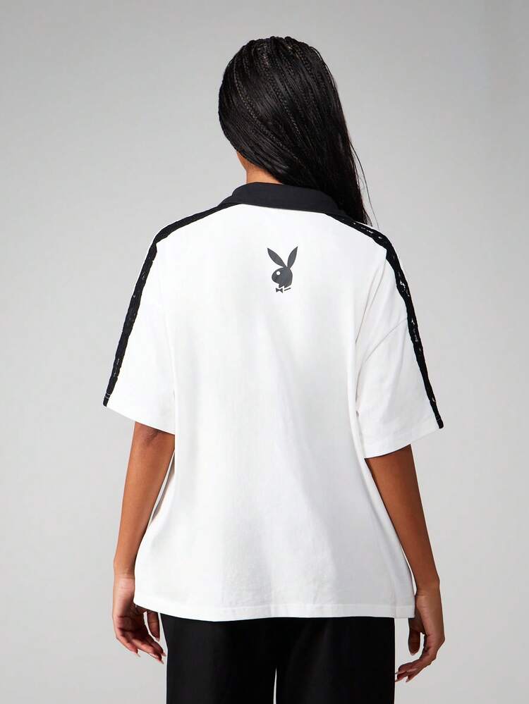 Missguided x Playboy Camiseta de algodón con cuello oversize, ribete de contraste y estampado de número atlético para el fin de semana casual