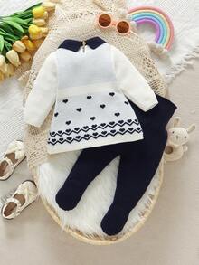 SHEIN 2件套婴儿毛衣套装，心形提花设计，彼得潘领增添童趣，长袖连衣裙搭配新生儿毛衣和裤子，温暖又时尚，2件套保护宝宝娇嫩的肌肤 - 藏蓝色 - 查看 2