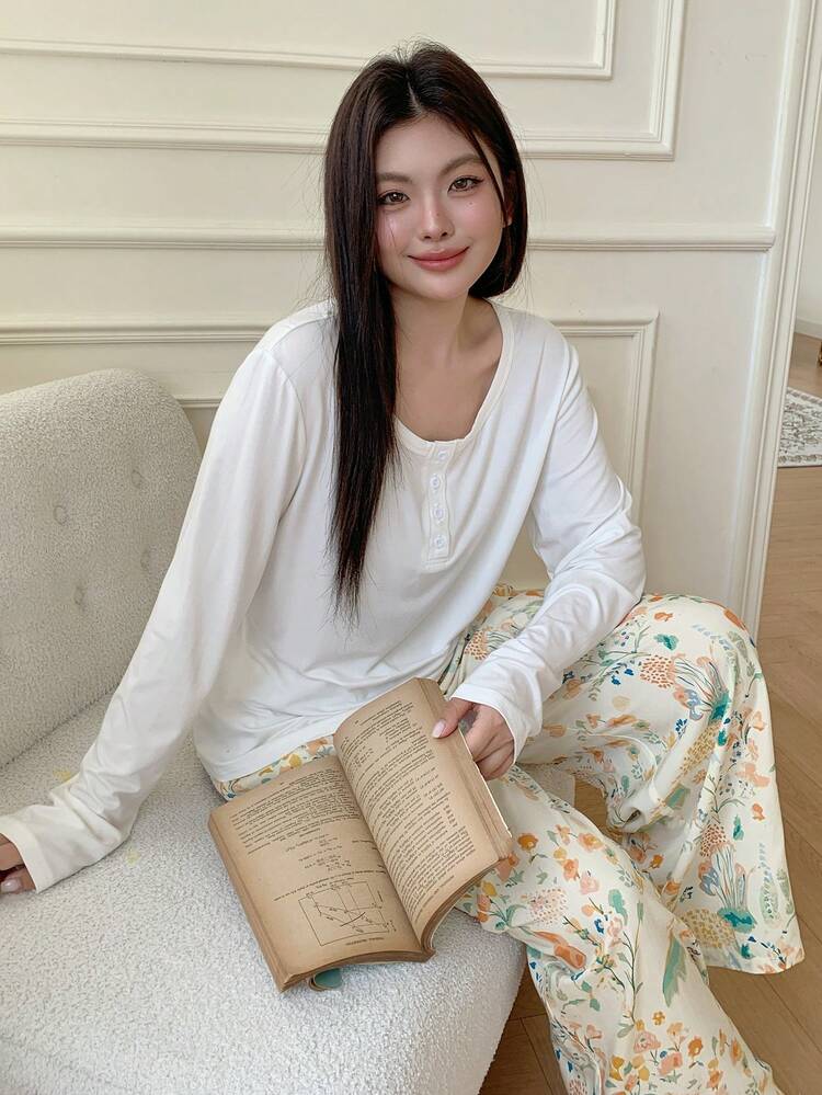 Dazy Plus 2pcs Plus Size Women Fashionable Homewear Set, White Top Tee & Floral Print Pants, Can Be Worn Outdoors, Fall & Winter Clothes