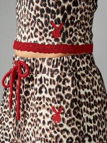 Missguided x Playboy Bộ đồ ngủ satin họa tiết da báo Giáng sinh - Đỏ - Xem 6