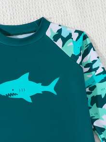 SHEIN Fantacosmos Conjunto de traje de baño con estampado de tiburón de dibujos animados para niño pequeño, adecuado para la playa y la natación - Multicolor - Ver 6