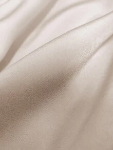 Franclia Elegante vestido de mujer para otoño/invierno de tela mate color caqui con cintura ceñida, cuello con volantes, mangas largas, decoración de perlas en los hombros, y cremallera invisible lateral - Albaricoque - Ver 3