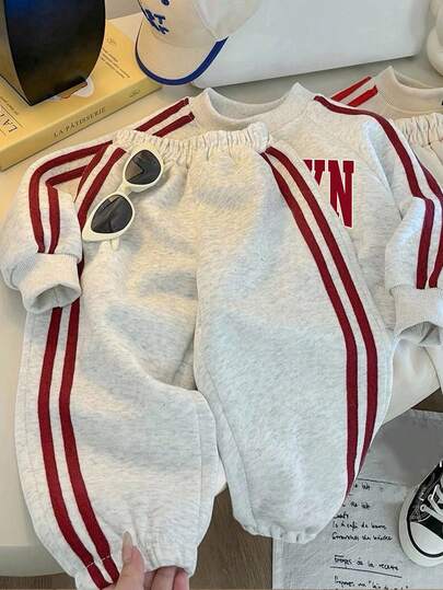 SHEIN 2pcs/Set Toddler/Baby Boy/Girl Autumn/Winter Long Sleeve Sweatshirt And Jogger Pants Set, Comfortable Casual Daily Fashion Sports Style Basic Outfit, Suitable For Indoor, Outdoor, Daily, Sports, Play, Party, Photo Shoot, Holiday, Festival, Tracksuit, Streetwear, Back To School Baby Tracksuit Baby Sport Outfit Baby Boy Clothes Baby Athletic Wear Baby Clothes Striped Christmas