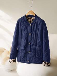 CosyJoli Cappotto imbottito casual di taglia grande con stampa leopardata e colore a contrasto - Blu Navy - Visualizzare 4