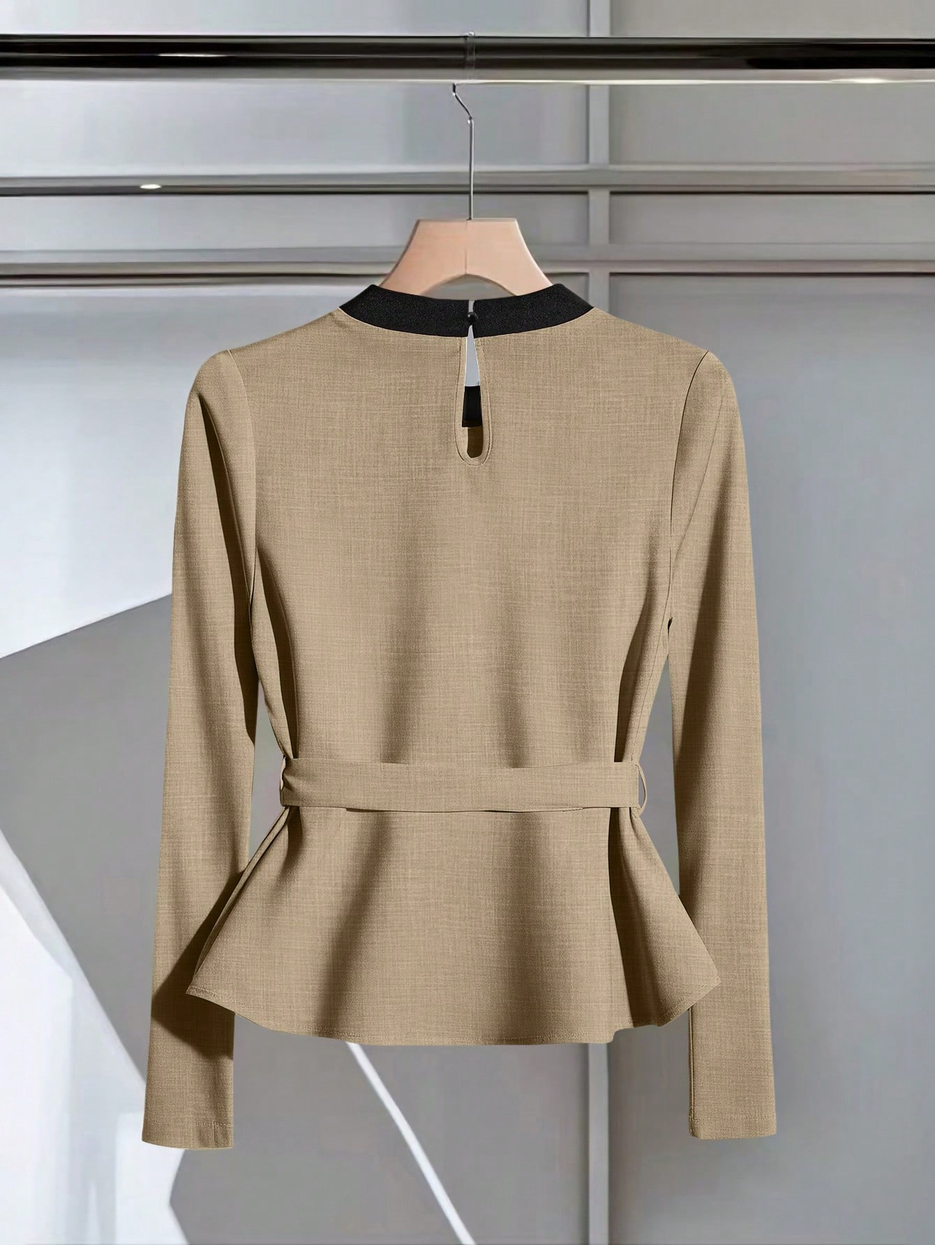 Franclia قميص أنيق للنساء بأكمام طويلة وحزام بلون...