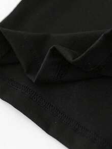 SHEIN Áo thun tay ngắn in họa tiết hoạt hình dễ thương hình người tuyết và ông già Noel cho bé trai phong cách Giáng sinh vui vẻ, thích hợp cho tiệc Giáng sinh - màu đen - Xem 4