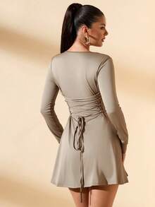 SHEIN BAE Váy mini cổ cao tay dài ôm sát dành cho nữ, viền bèo nhún, màu cà phê, thích hợp mặc nhiều lớp, hẹn hò hoặc đi làm vào mùa thu đông, váy xếp ly thanh lịch, váy ô, trang phục công sở, đồ mặc nhà mùa thu - Màu Khaki - Xem 2