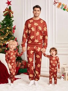 SHEIN 3 件套男婴舒适睡衣套装，卡通熊和饼干印花柔软针织圆领长袖上衣和松紧腰长裤，圣诞泰迪熊饼干圣诞老人鹿爸爸和我配套服装（单独出售） - 彩色 - 查看 1