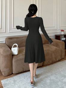 Modelyn Women's Solid Color Waist Cinched Knit Dress, Autumn/Winter