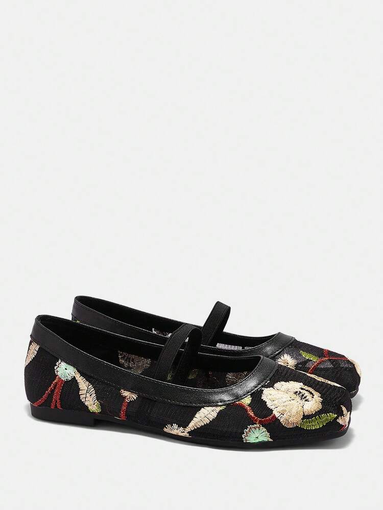 CUCCOO CURVES ワイドフィット レディース ラウンドトゥ フラットシューズ、ブラックメッシュ生地 刺繍、ミニマリストデザイン、快適通気性バックルストラップフラット、プラスサイズ