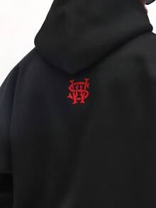 SUMWON 常规哥特式套头连帽衫，带有火焰字母设计和抽绳兜帽，适合休闲街头服饰 - 黑色 - 查看 8