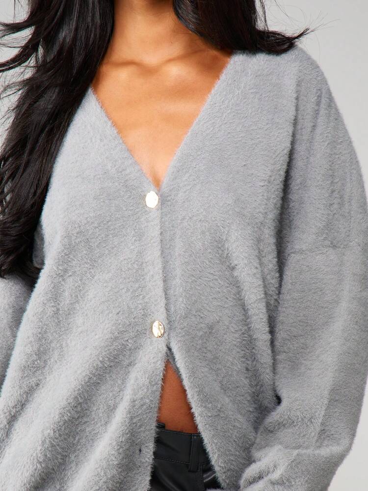 MISSGUIDED オーバーサイズ フラッフィーニットボタン前開きカーディガン ゴールドハードウェア Vネック 長袖 あたたかい 秋冬