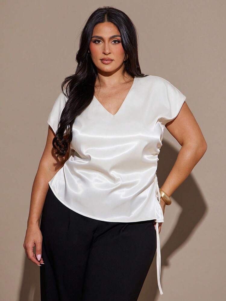 SHEIN BAE 大码女士纯色缎面V领褶皱夏季优雅上衣，适合夏季、冬季、秋冬季穿着，也可作为万圣节、圣诞节、新年、感恩节、派对、性感夜店、婚礼宾客等场合的优雅上衣。 - 杏色 - 查看 4