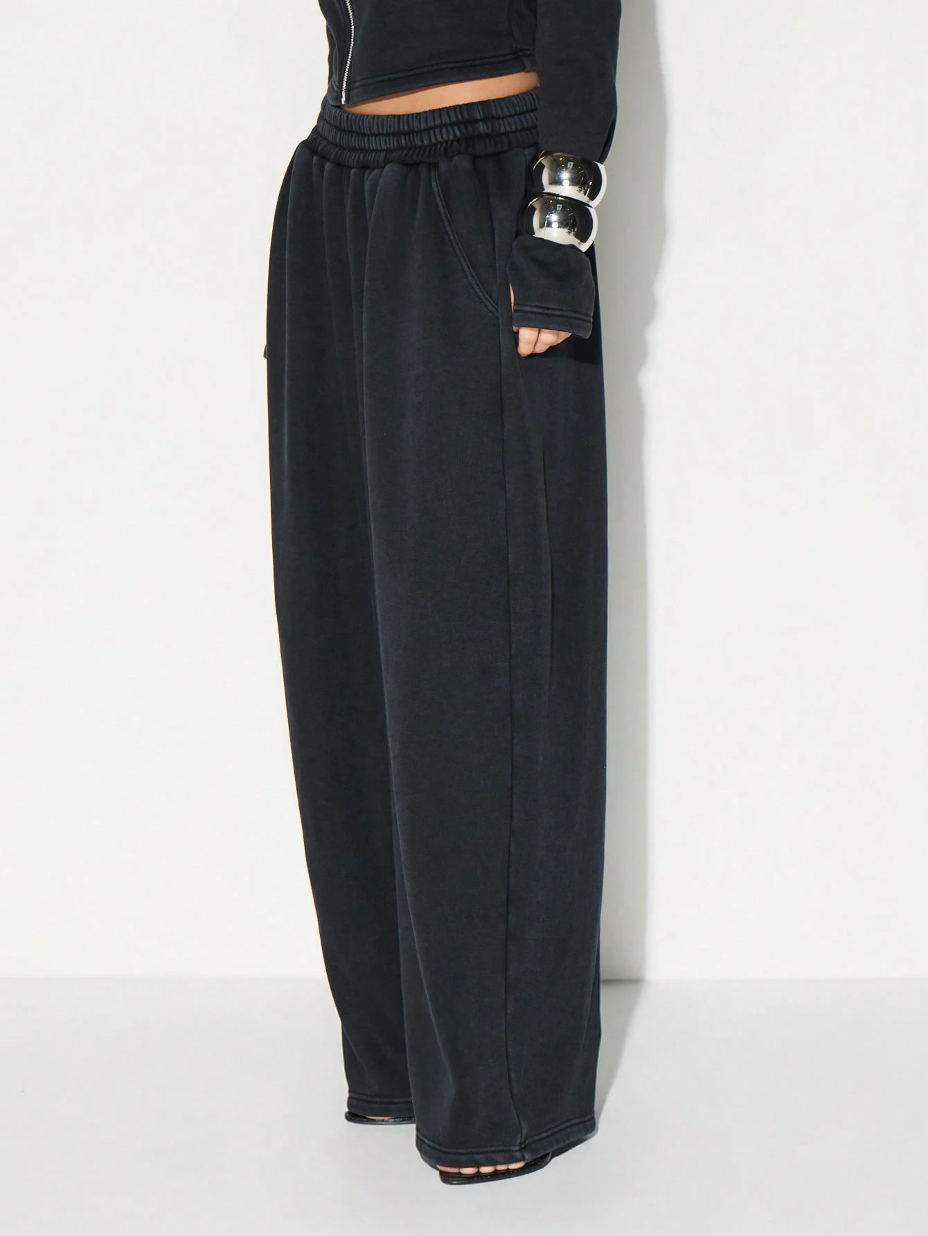 KIZN Washed Oversized Jogger Sweatpants With Wide Leg