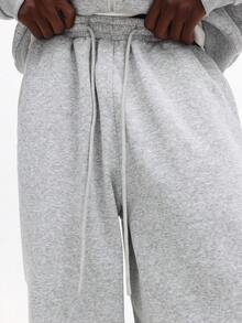 SUMWON 常规款男士全拉链运动夹克和配套直筒运动裤套装，带侧边带细节 - 灰色 - 查看 7