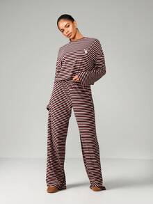 Missguided x Playboy Randigt långärmat set med del av setet, avslappnad loungewear, tvådelad outfit - Multifärgad - Visa 5